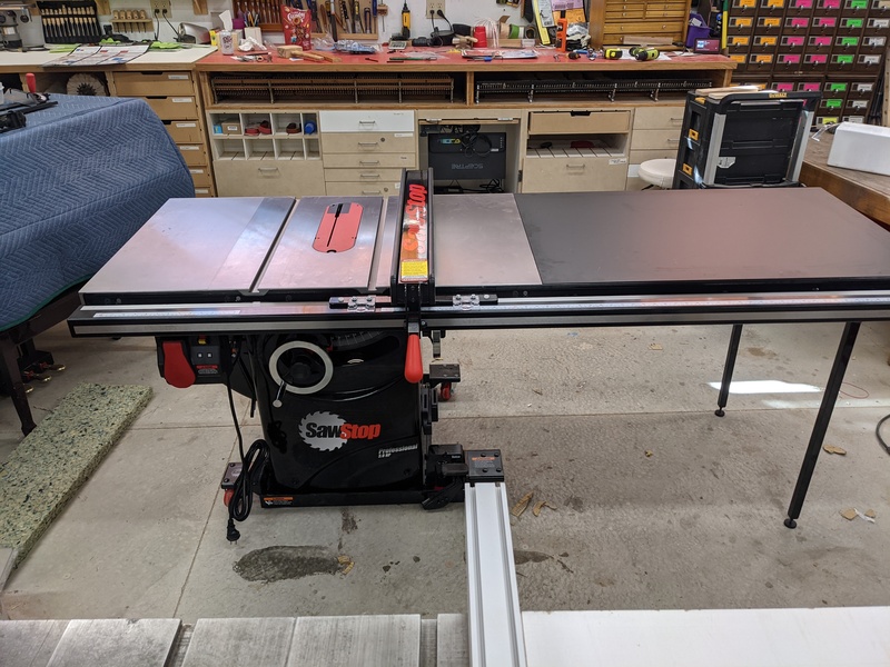 A new Sawstop tablesaw for the workshop